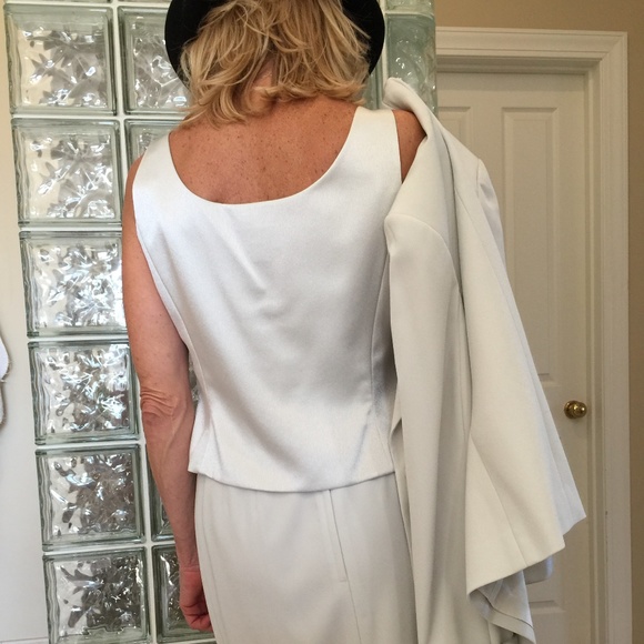 Albert Nipon 3 piece suit - Picture 4 of 7